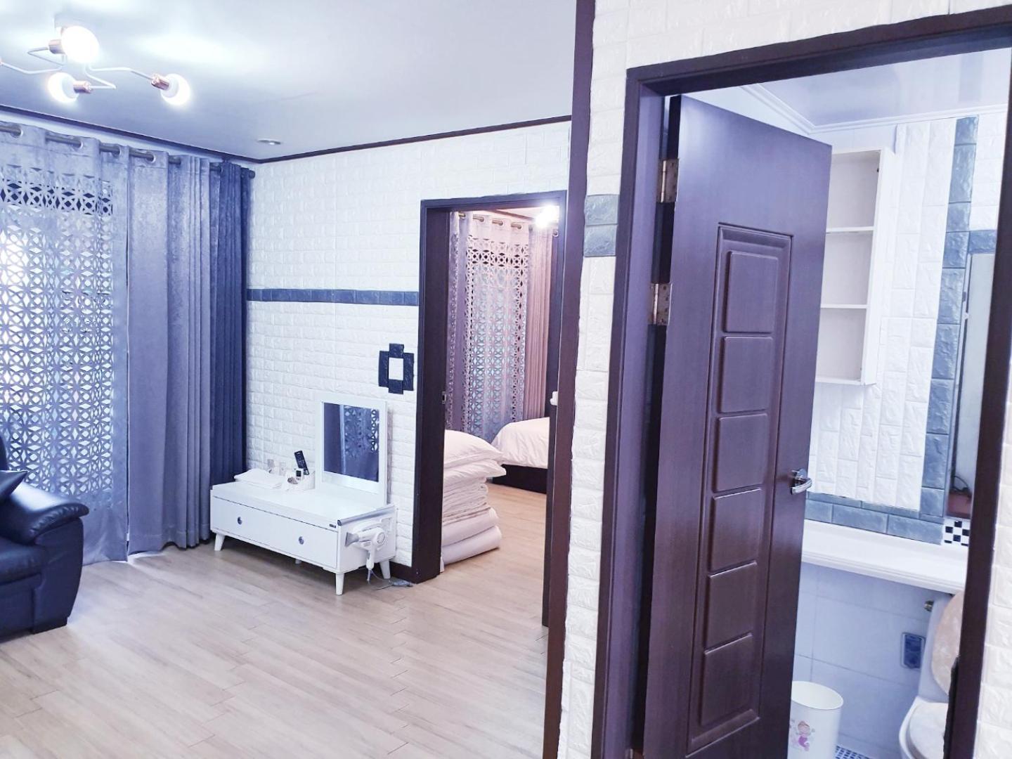 Pureun Jeju Pension Seogwipo Room photo
