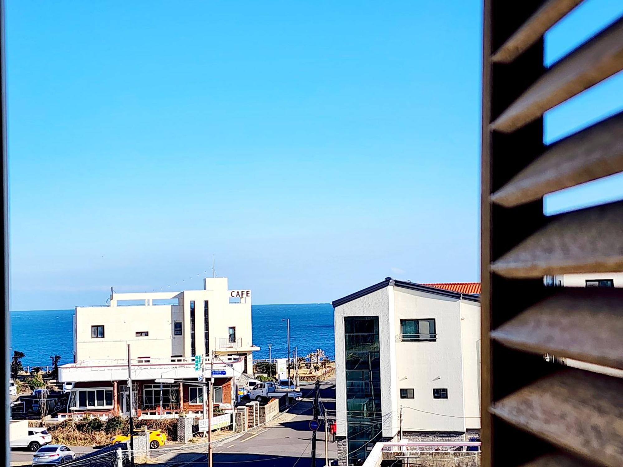 Pureun Jeju Pension Seogwipo Exterior photo