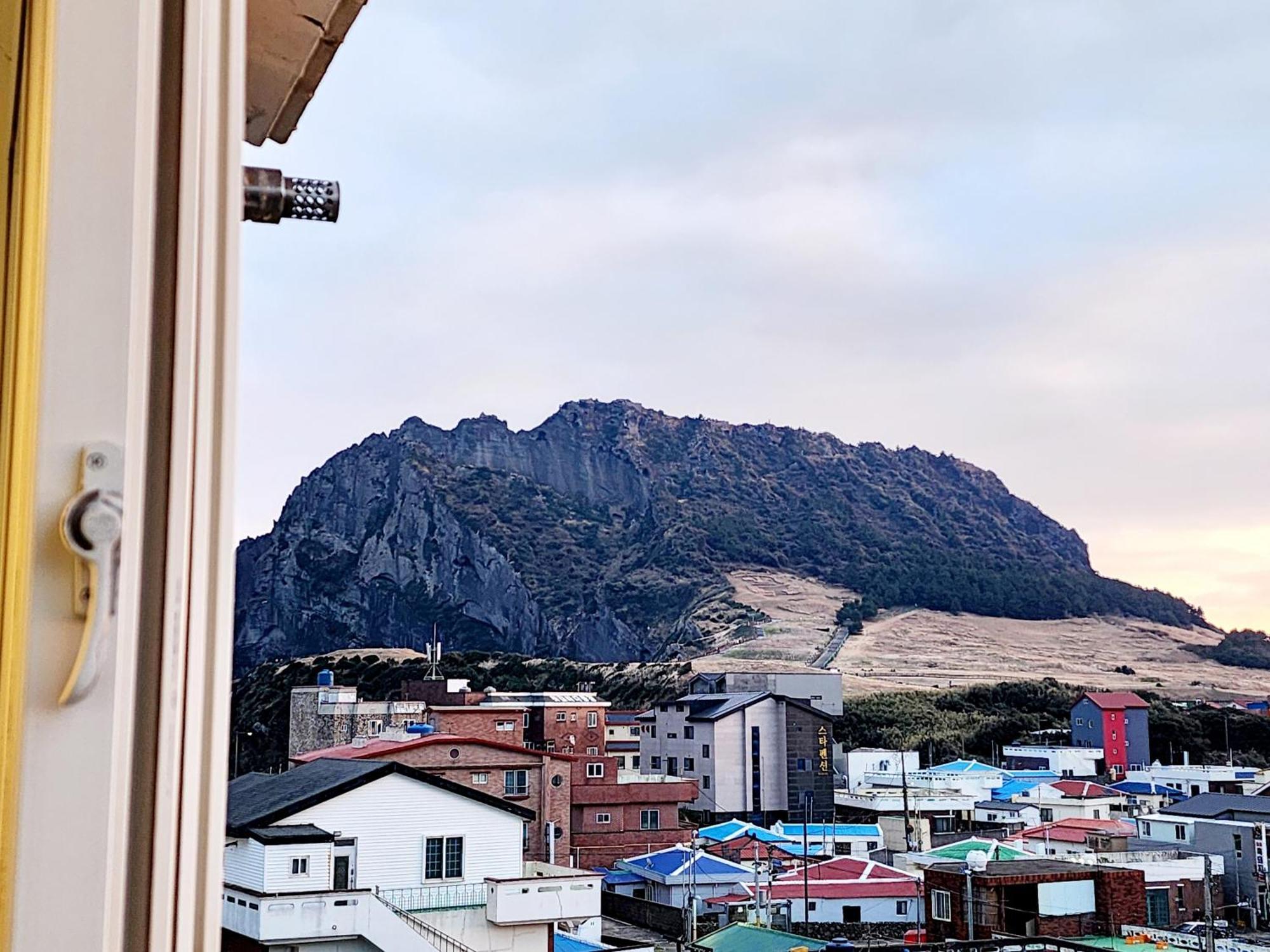 Pureun Jeju Pension Seogwipo Exterior photo